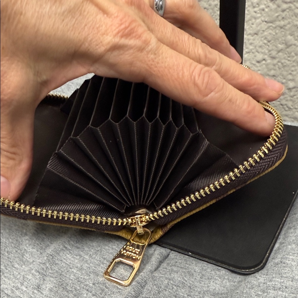 Source Unknown Brown Monogram Wallet - image 8